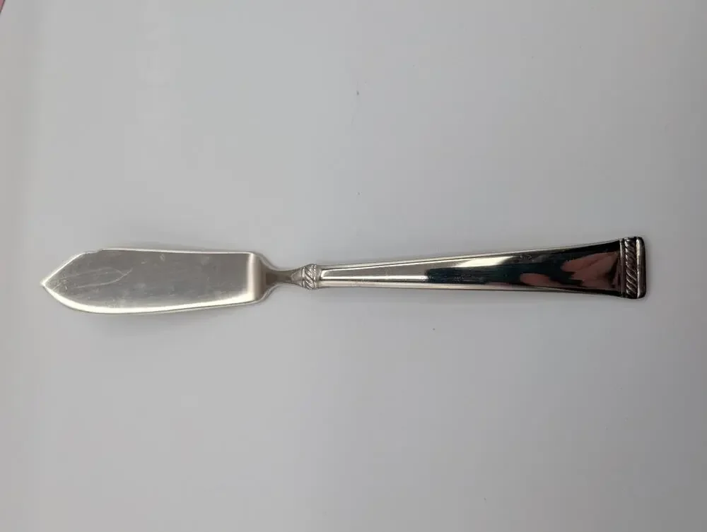 Mikasa Stainless Steel Butter Spreader Knife Flatware Shiny Silver 6.75